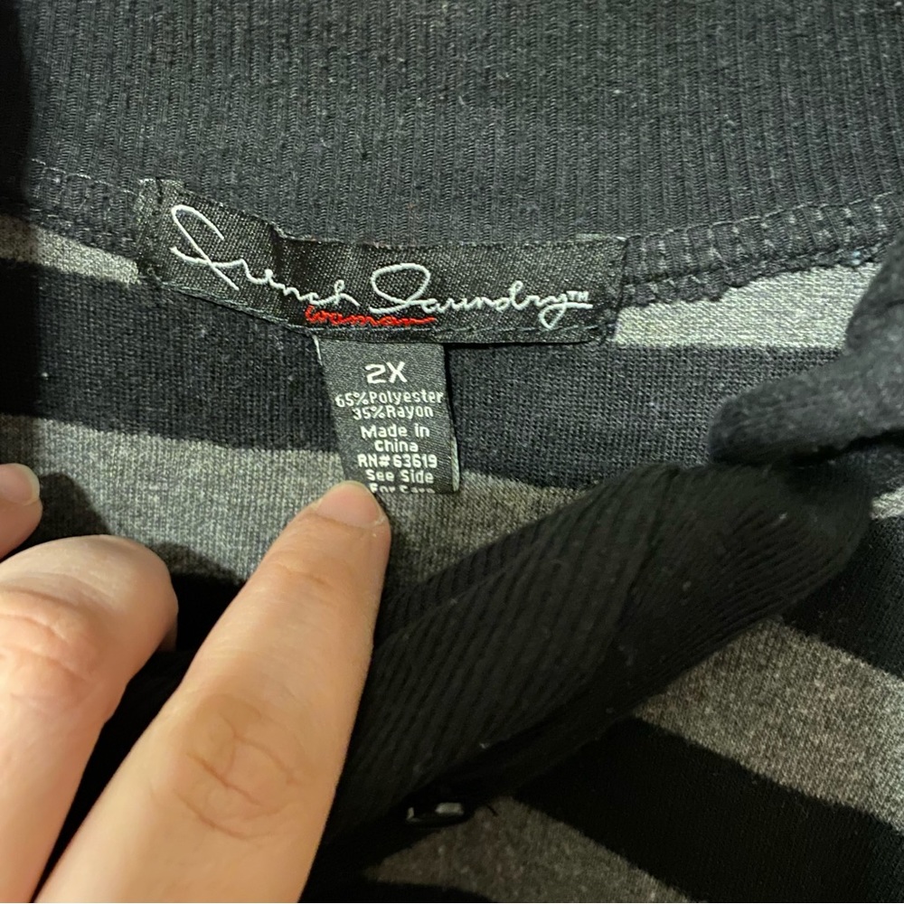 Button Collared Sweater - Picture 4 of 7